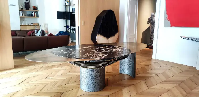 Table laiton marbre